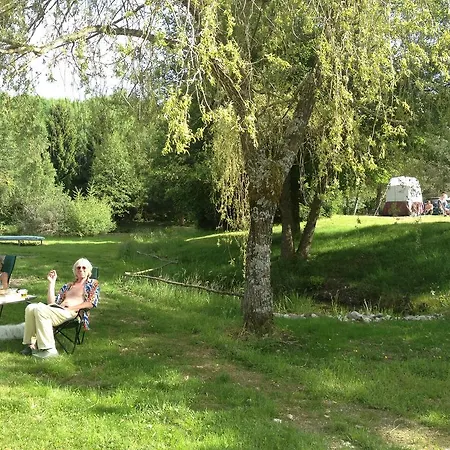캠프장 Le Paradou Camping & Gites Saint-Priest-la-Prugne