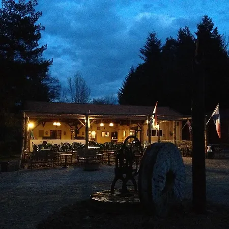 Le Paradou Camping & Gites Saint-Priest-la-Prugne
